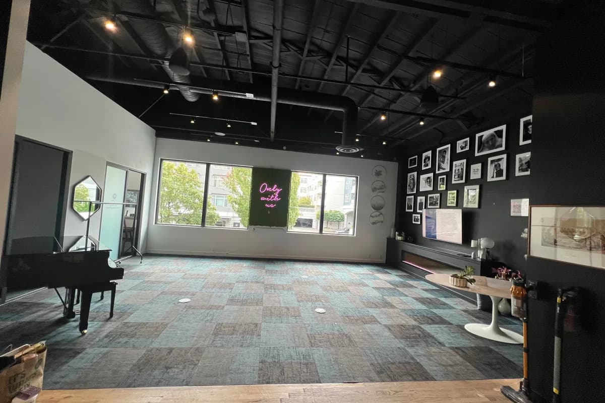 Dining room of a Bellevue restaurant space cleaned and prepared for the next tenant